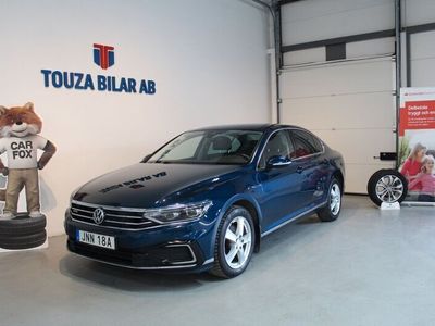 begagnad VW Passat GTE Alcantara Kamera Rattvärme Carplay