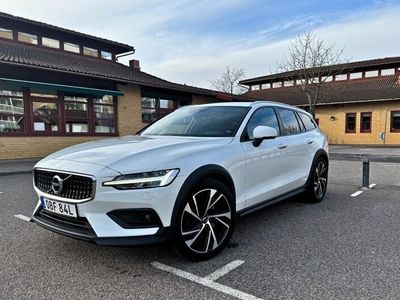 begagnad Volvo V60 CC D4 AWD Momentum, Dragkrok, Servad