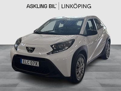Begagnad Toyota Aygo X Play 73 HK (53 kW) 2023 Vit SUV