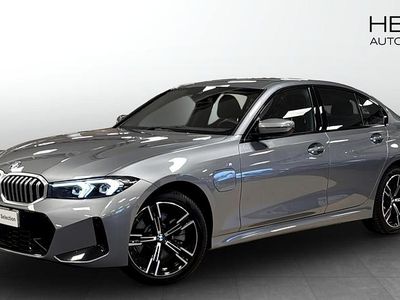 Grå Begagnad 2025 BMW 330e Comfort Edition Sedan | 518 700 kr