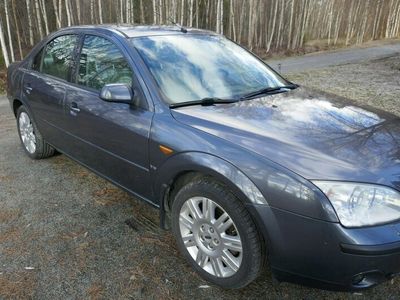 begagnad Ford Mondeo Sedan 2.5 V6 Euro 4. Ghia. 13800 mil.