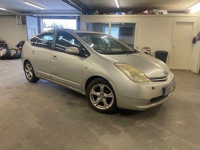 Silver Begagnad 2003 Toyota Prius Halvkombi | 22 900 kr (Bra pris)