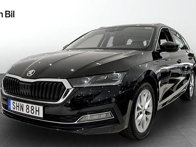 Svart Begagnad 2024 Skoda Octavia Kombi | 329 900 kr (Marknadspris)