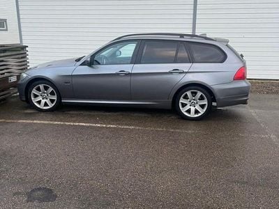 Mörkgrå Begagnad 2009 BMW 320 Kombi | 59 000 kr (Marknadspris)