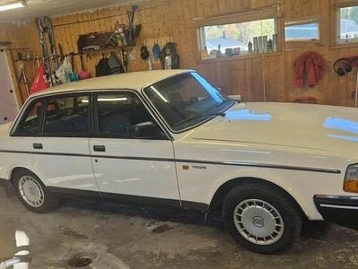 Begagnad Volvo 240 115 HK (84 kW) 1988