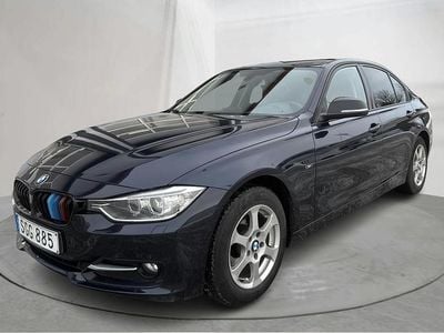 Begagnad BMW 318 Sport Line 143 HK (105 kW) 2014 Blå Sedan