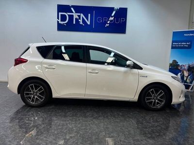 begagnad Toyota Auris 1.8-Hybrid/Fullservad/Välutrustad/Välskött/SNÅL