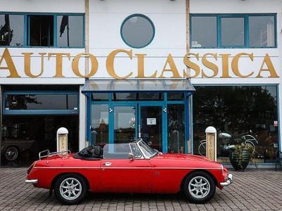 Röd Begagnad 1970 MG B Cab | 169 000 kr