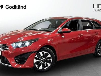 Röd Begagnad 2023 Kia Ceed Advance Halvkombi | 269 900 kr (Marknadspris)