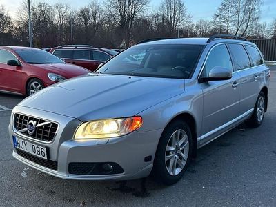 Grå Begagnad 2013 Volvo V70 Kombi | 119 900 kr