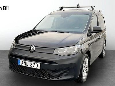 Deep black pärleffekt Begagnad 2023 VW Caddy Minibuss | 259 900 kr (Bra pris)