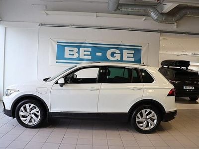 Vit Begagnad 2023 VW Tiguan Elegance SUV | 369 900 kr (Marknadspris)