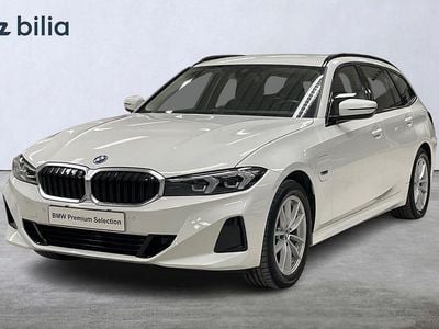 Alpinvit Begagnad 2023 BMW 330 Shadowline Kombi | 354 900 kr