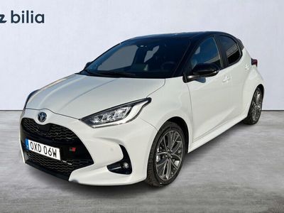 begagnad Toyota Yaris 1,5 GR Sport Bi-Tone Pluspaket DEMO Nybilsgaranti