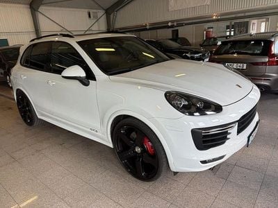 Vit Begagnad 2016 Porsche Cayenne Turbo SUV | 349 900 kr