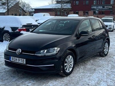 Svart Begagnad 2018 VW Golf VII Halvkombi | 159 900 kr (Marknadspris)