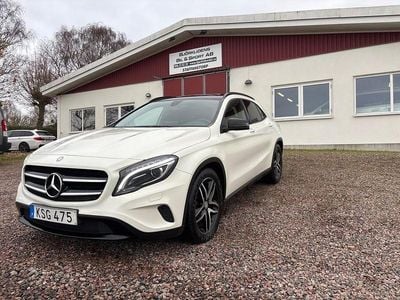 Vit Begagnad 2016 Mercedes GLA200 SUV | 179 000 kr (Marknadspris)