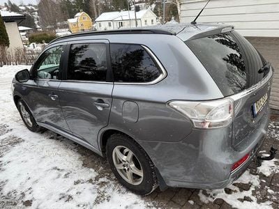 Begagnad Mitsubishi Outlander 203 HK (149 kW) 2014 Metalick SUV