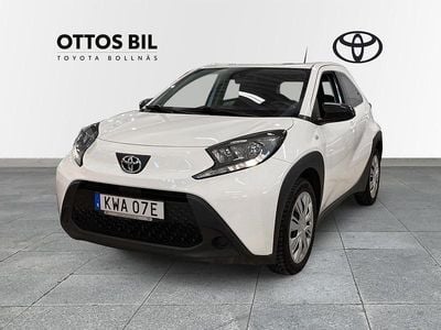 Vit Begagnad 2022 Toyota Aygo X Play SUV | 169 000 kr (Lite dyr)