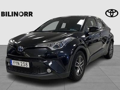 Svart Begagnad 2017 Toyota C-HR Active SUV | 169 900 kr (Marknadspris)