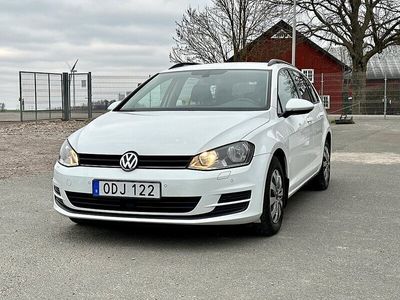 Begagnad VW Golf VII 111 HK (81 kW) 2016 Vit Kombi