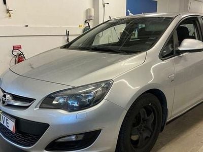 Grå Begagnad 2014 Opel Astra Active Halvkombi | 49 900 kr (Bra pris)