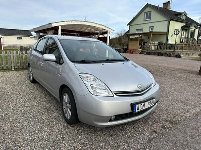 begagnad Toyota Prius 1.5 VVT-i + 3CM CVT Euro 4