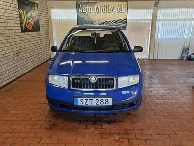 Begagnad Skoda Fabia 60 HK (44 kW) 2002 Blå Halvkombi