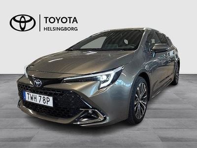 Grön Begagnad 2023 Toyota Corolla Style Kombi | 314 900 kr (Marknadspris)