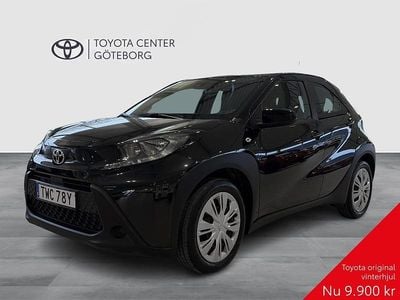 Svart Begagnad 2024 Toyota Aygo X Play SUV | 159 900 kr (Marknadspris)