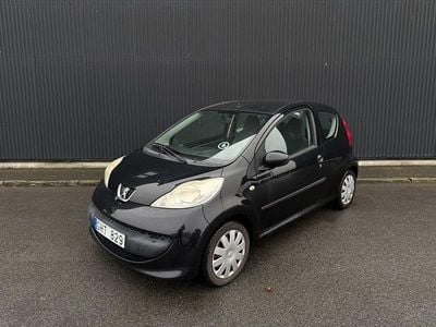Begagnad Peugeot 107 68 HK (50 kW) 2007 Svart Halvkombi