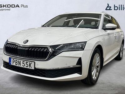 Vit Begagnad 2024 Skoda Octavia Selection Kombi | 399 500 kr (Dyr)
