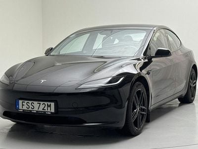 Begagnad Tesla Model 3 Long Range RWD 235 kW (320 HK) 2025 Svart Sedan