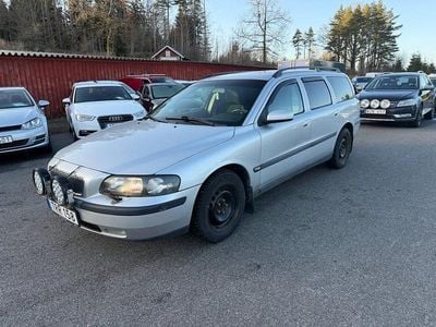 Begagnad Volvo V70 140 HK (102 kW) 2003 Grå Kombi