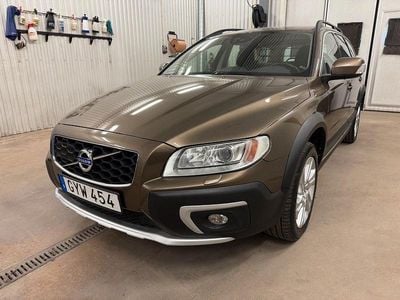 Brun Begagnad 2015 Volvo XC70 Momentum SUV | 249 500 kr (Dyr)