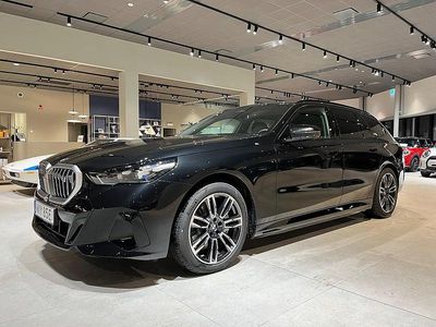 Svart Begagnad 2026 BMW i5 Kombi | 739 000 kr (Marknadspris)