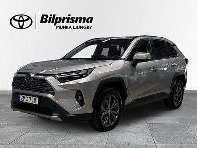 Silver Begagnad 2024 Toyota RAV4 Hybrid Executive SUV | 429 900 kr (Bra pris)
