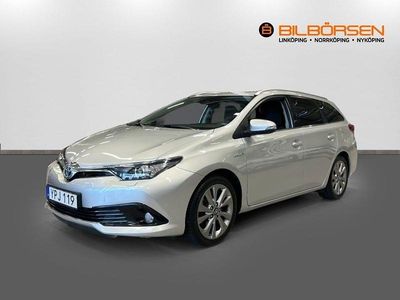 Silver Begagnad 2017 Toyota Auris Touring Sports Kombi | 164 900 kr (Lite dyr)