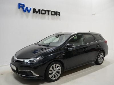 Begagnad Toyota Auris Hybrid Executive 136 HK (100 kW) 2018 Svart Kombi