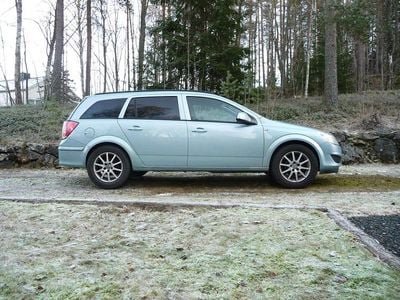 Isbergsblåpearl Begagnad 2010 Opel Astra Kombi | 27 000 kr (Bra pris)