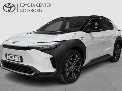 Vit Begagnad 2024 Toyota bZ4X Executive SUV | 499 900 kr (Lite dyr)