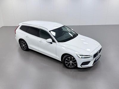 Vit Begagnad 2021 Volvo V60 Momentum Kombi | 248 900 kr (Bra pris)