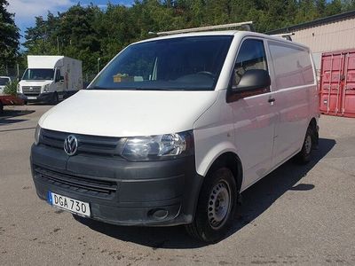 begagnad VW Transporter T5T30 2.0 TDI Comfort VERKTYGSINREDNING 2015, Minibuss