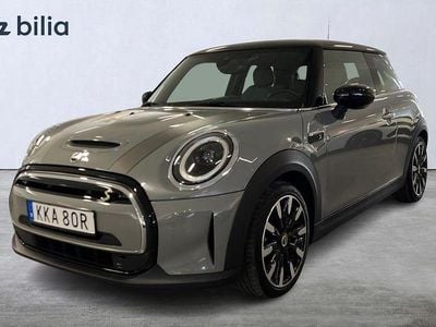 Grå Begagnad 2023 Mini Cooper SE Premium Halvkombi | 199 900 kr (Marknadspris)