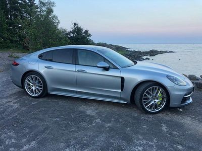 Begagnad Porsche Panamera 4 Executive 462 HK (339 kW) 2020 Dolomitesilver Sedan