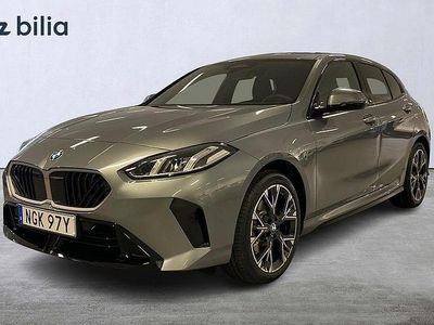 Grå Begagnad 2026 BMW 120 M Sport Halvkombi | 409 900 kr