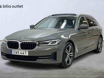 Grå Begagnad 2021 BMW 530e Kombi | 279 900 kr (Marknadspris)