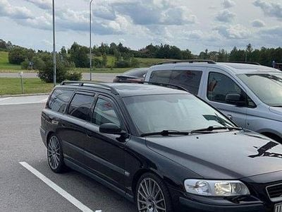 Svart Begagnad 2004 Volvo V70 Kombi | 110 000 kr