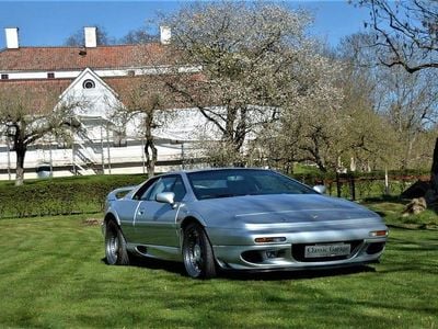 Begagnad Lotus Esprit 475 HK (349 kW) 1996 Silver met/black leather Sportkupé
