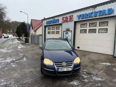 Begagnad VW Golf V 140 HK (102 kW) 2007 Mörkblå Kombi